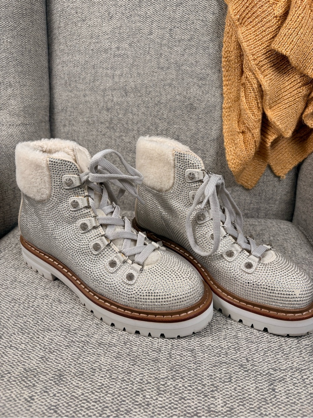 LOLA CRUZ - Women’s Lace-Up Faux Fur Collar Ankle Boots